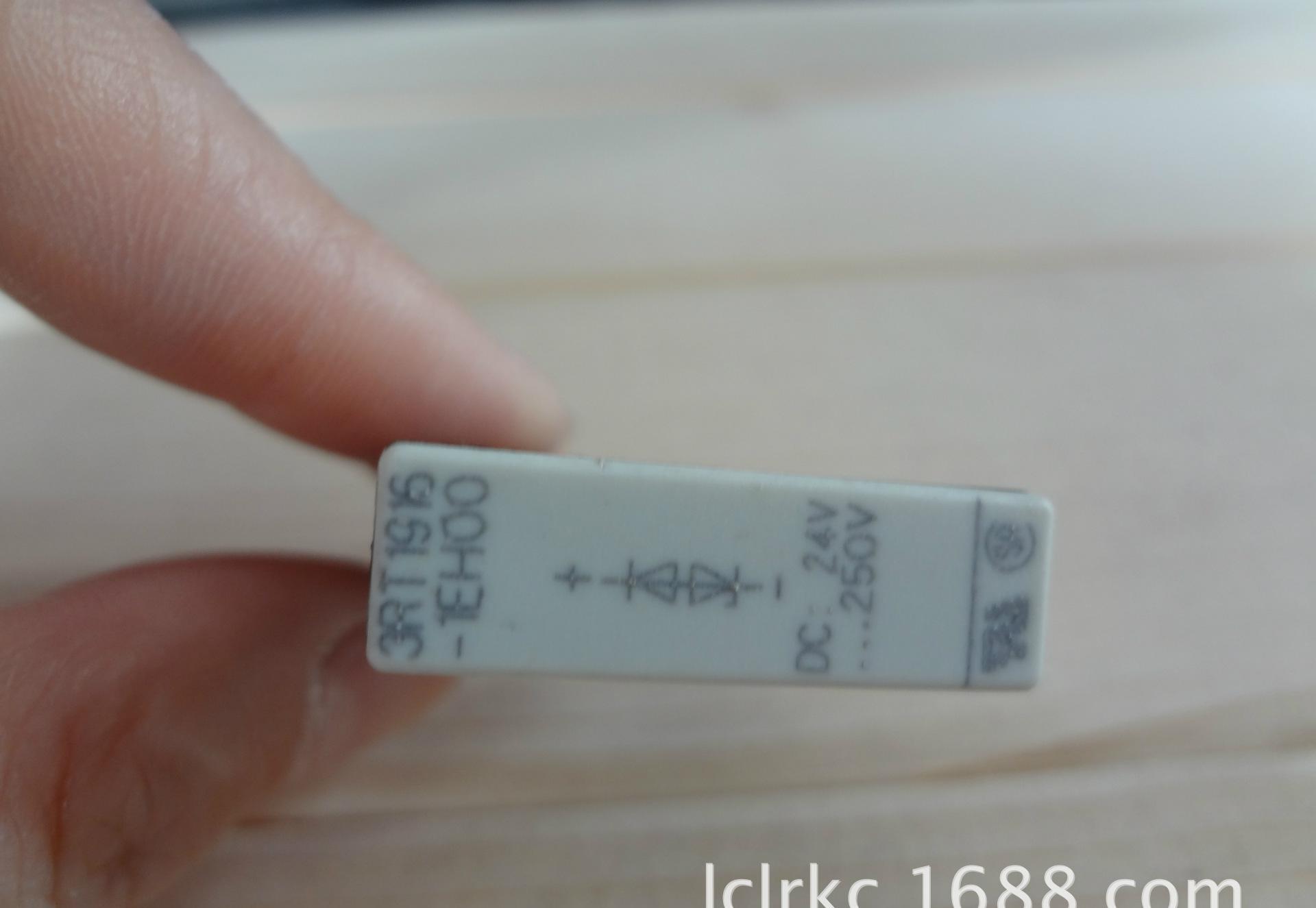 太阳成tyc7111cc_体验英语课堂,感受“新东方”(图1) 太阳成tyc7111cc